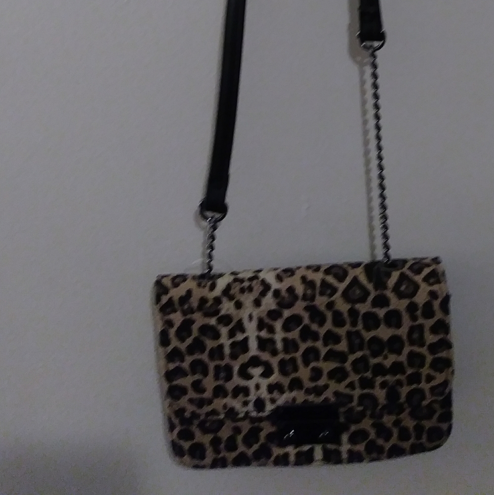 Leopard flap shoulder bag